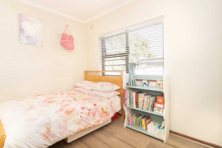 3 Bedroom Property for Sale in Oakglen Western Cape